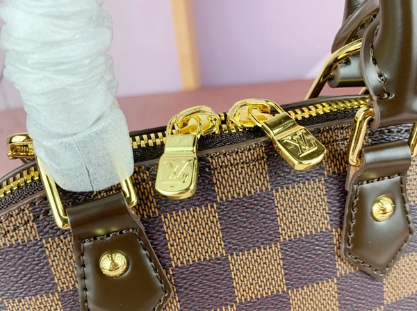 ルイヴィトンバッグ素材ディテール